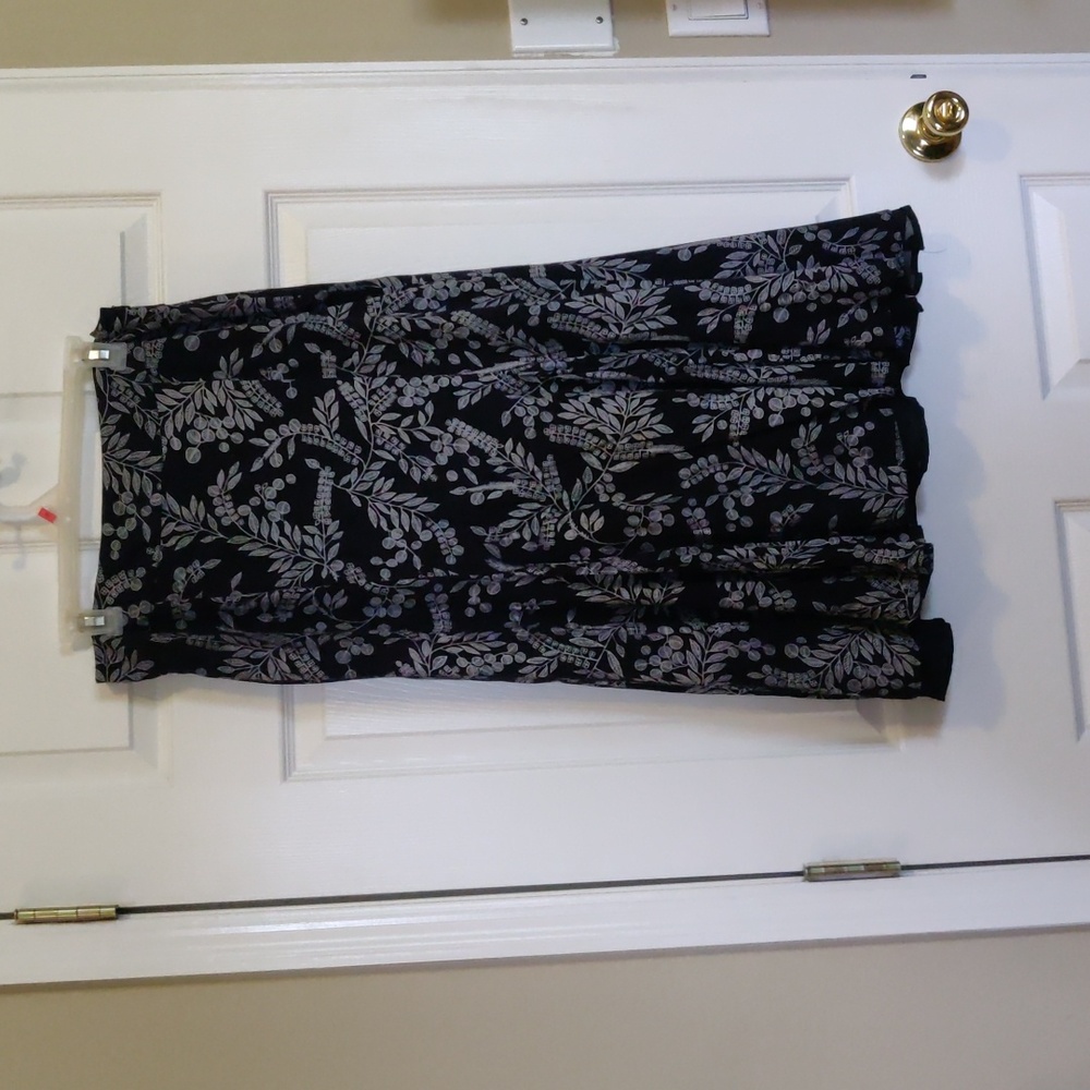 Sigrid Olsen Sport - Size 8 - skirt - black - white pattern